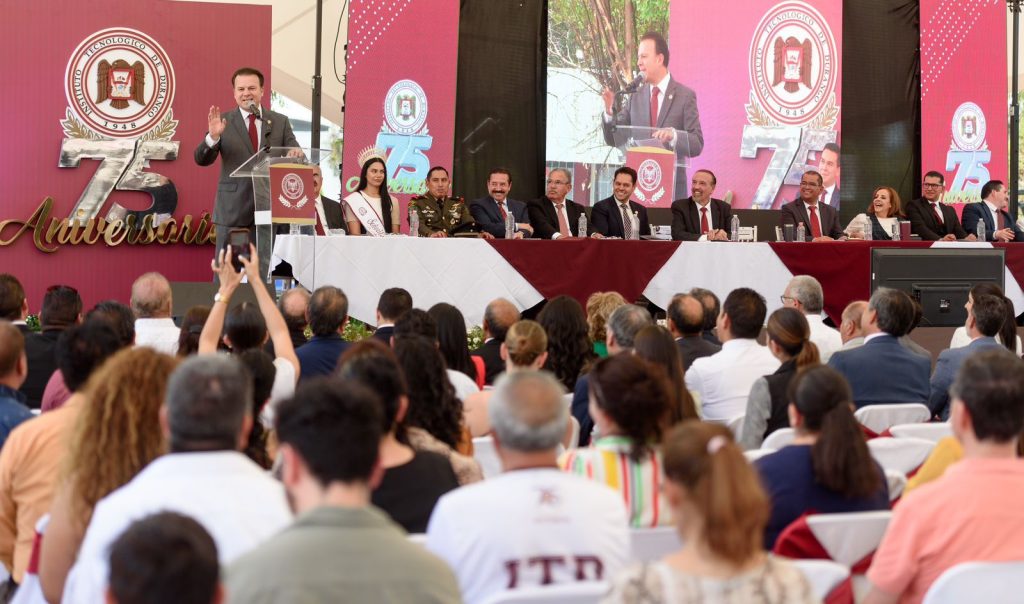 Celebra Esteban al “Tecno”, la gran institución encargada de preparar egresados para la llegada de industrias a Durango1