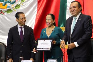 Los diputados Carlos Iriarte Mercado, Juanita Guerra Mena y el presidente de las Agrupaciones de Seguridad Privada Unidas por México (ASUME), Armando Zúñiga Salinas