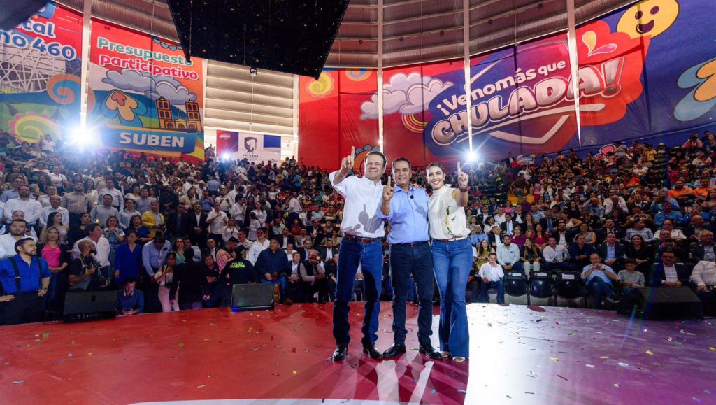 Mejores condiciones y más obras para municipios; acompaña Esteban a los alcaldes en su primer informe2