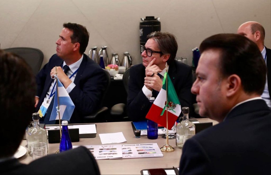 Continúa Esteban gira por Boston; listos para luchar por una nueva empresa de tecnología para Durango