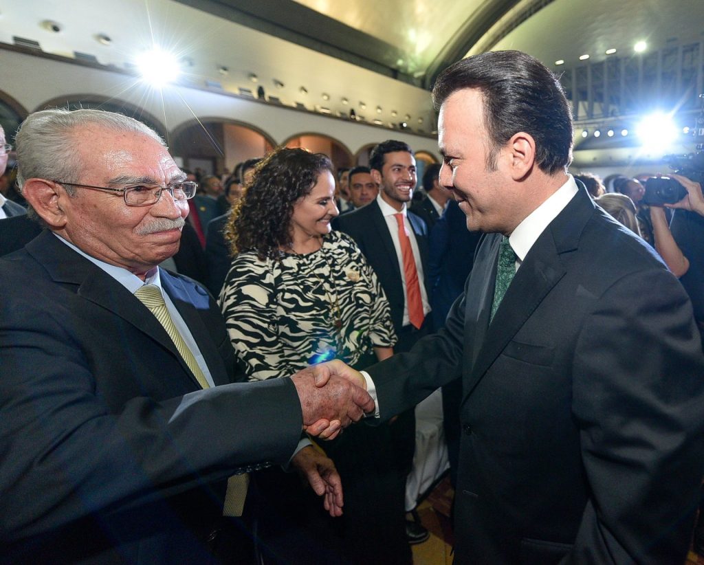 Durango es otro en tan poco tiempo; con tenacidad y constancia, Esteban ha logrado estabilizar las finanzas, reconocen ex gobernadores1