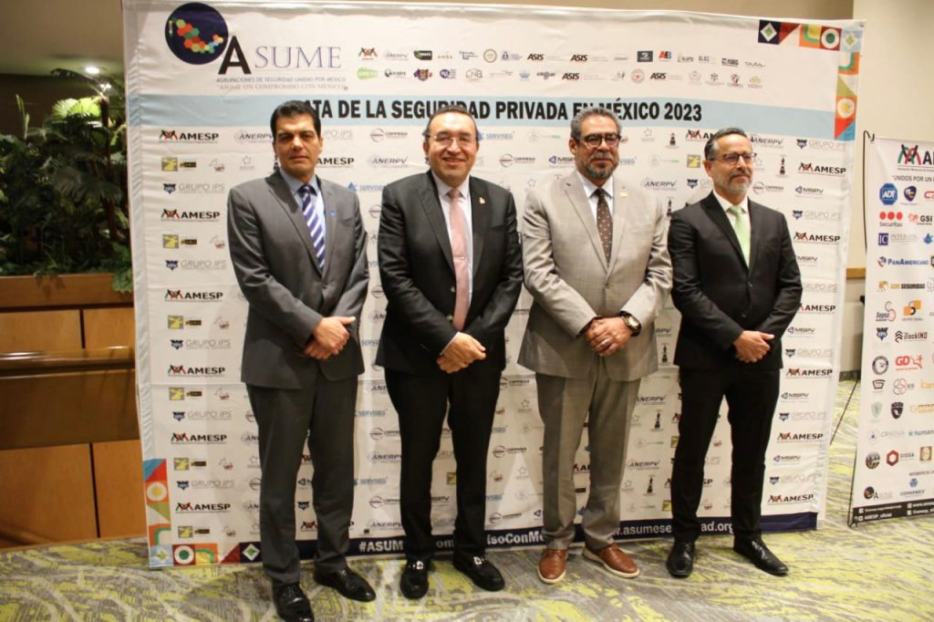 Los integrantes del presidium que presentó la Data de la Industria de la Seguridad Privada