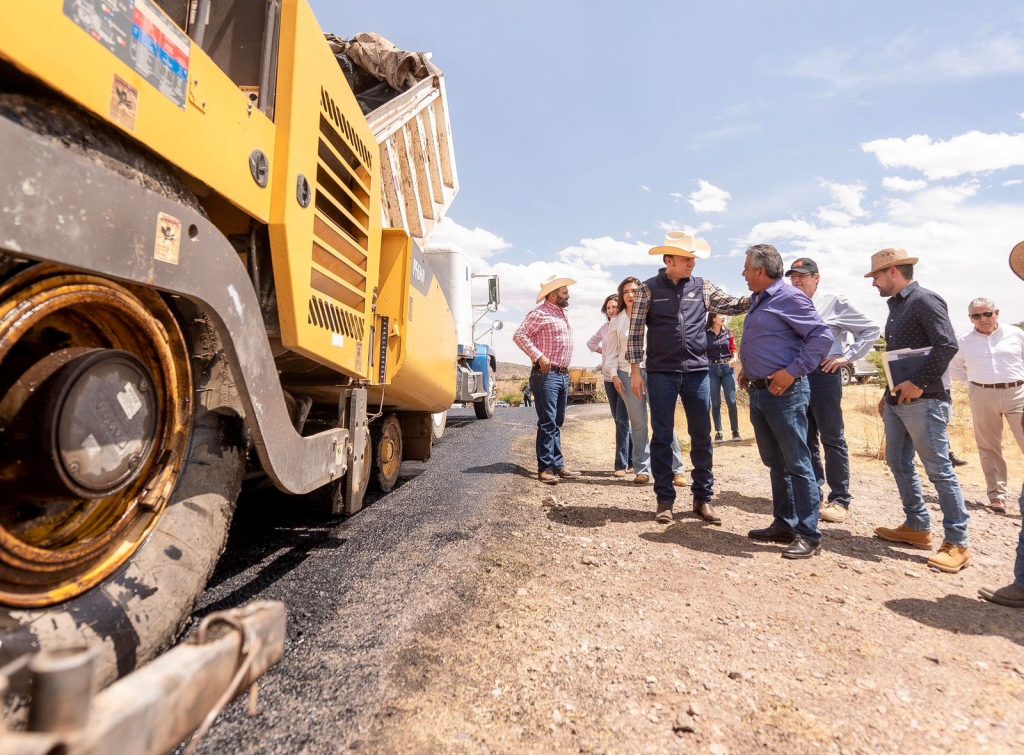 Recupera Gobierno de Esteban camino principal al poblado 5 de mayo; prácticamente fue reconstruido (1)