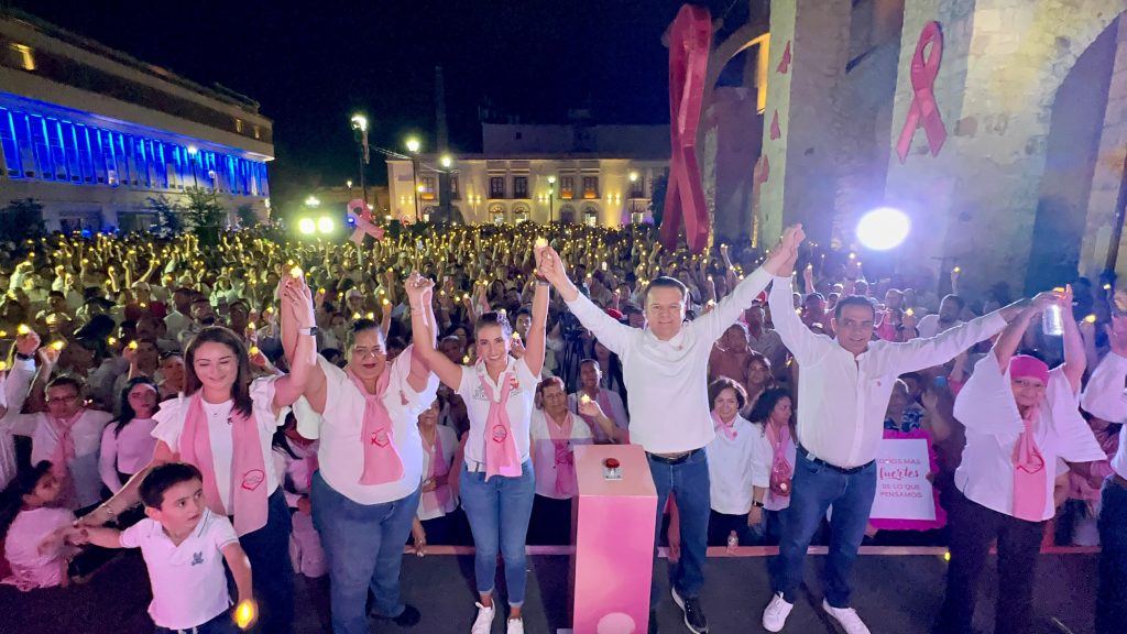 Esteban y Marisol se unen en una sola luz para luchar contra el Cáncer de Mama4