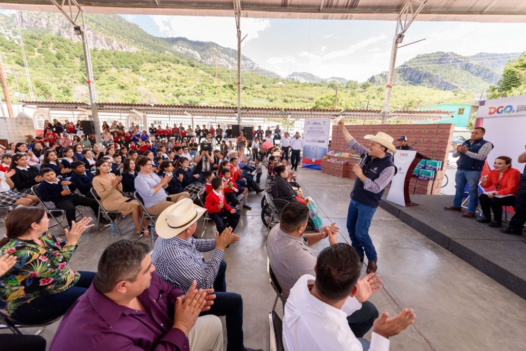 Hasta las Quebradas llevan Marisol y Esteban obras y acciones con valor para las familias de Otáez3