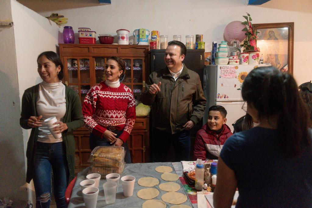 Comparten Esteban y Marisol la víspera de la Navidad con familias duranguenses5