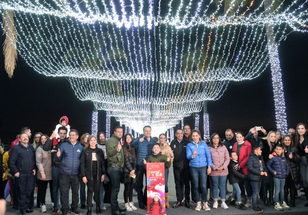 Inaugura Esteban y Marisol la “Feria Navideña”; una fiesta especialmente para los duranguenses