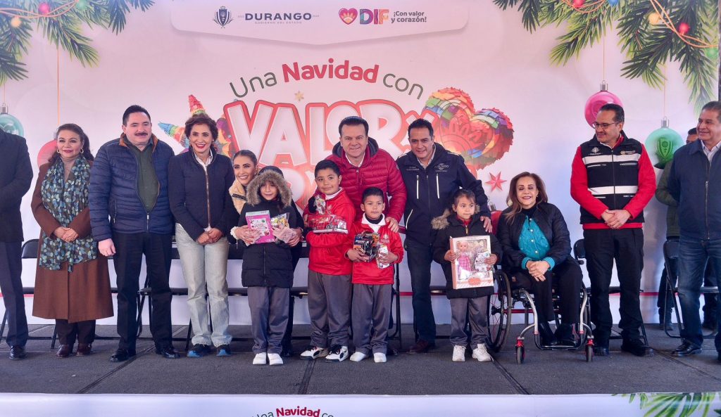 Juguetes y aguinaldos para más de 300 mil niños duranguenses; arranca Marisol y Esteban caravana “Una Navidad con Valor y Corazón 2023”2