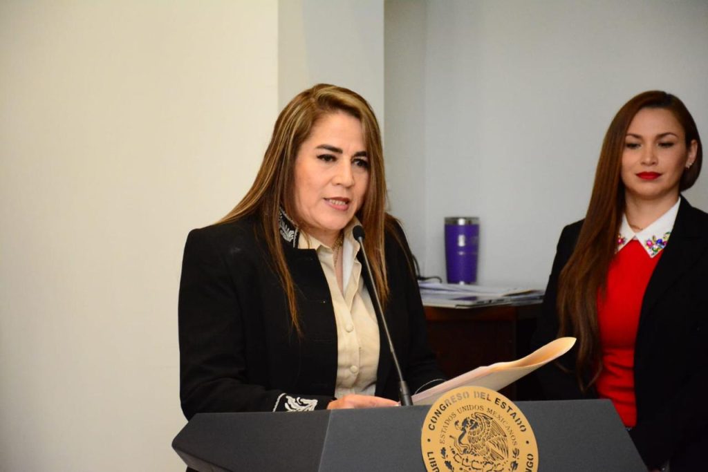 ALEJANDRA DEL VALLE -55