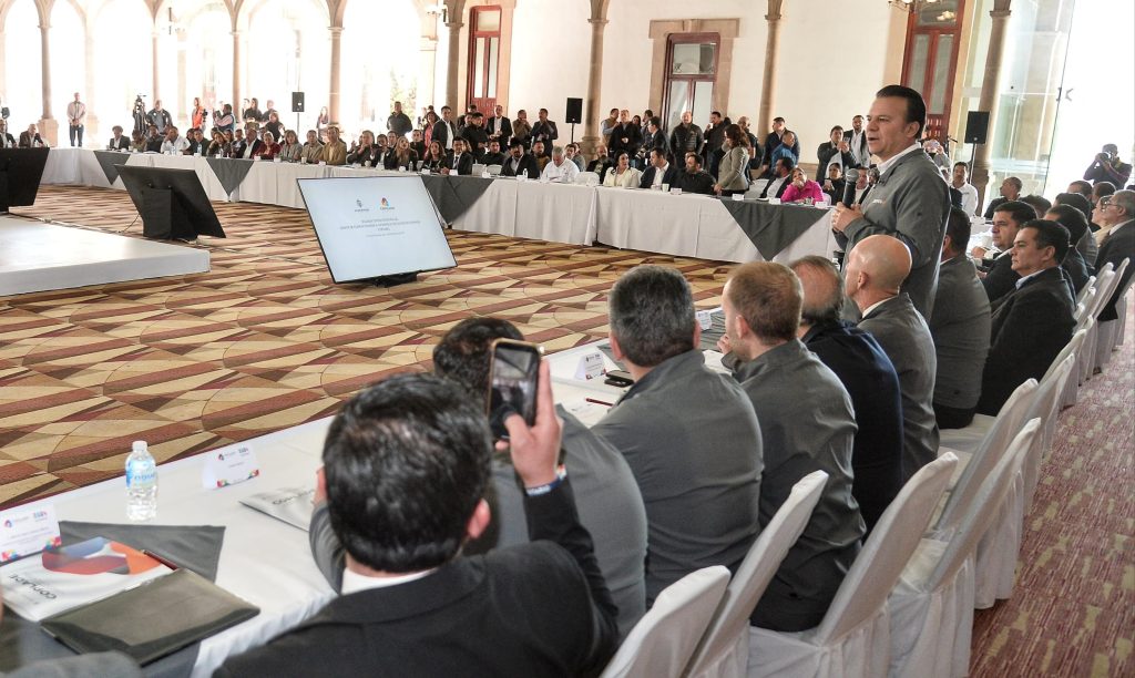 Con hechos e inversiones, Esteban confirma que el 2024 es el año de Durango y sus municipios alcaldes2