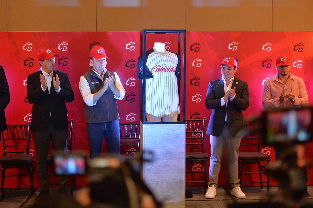 Continúa el béisbol profesional; presentan nueva franquicia “Caliente de Durango”2