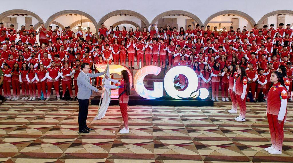 Abandera Gobernador Esteban a jóvenes deportistas que con su talento, carácter y pasión representarán a Durango en Juegos Nacionales CONADE 20241