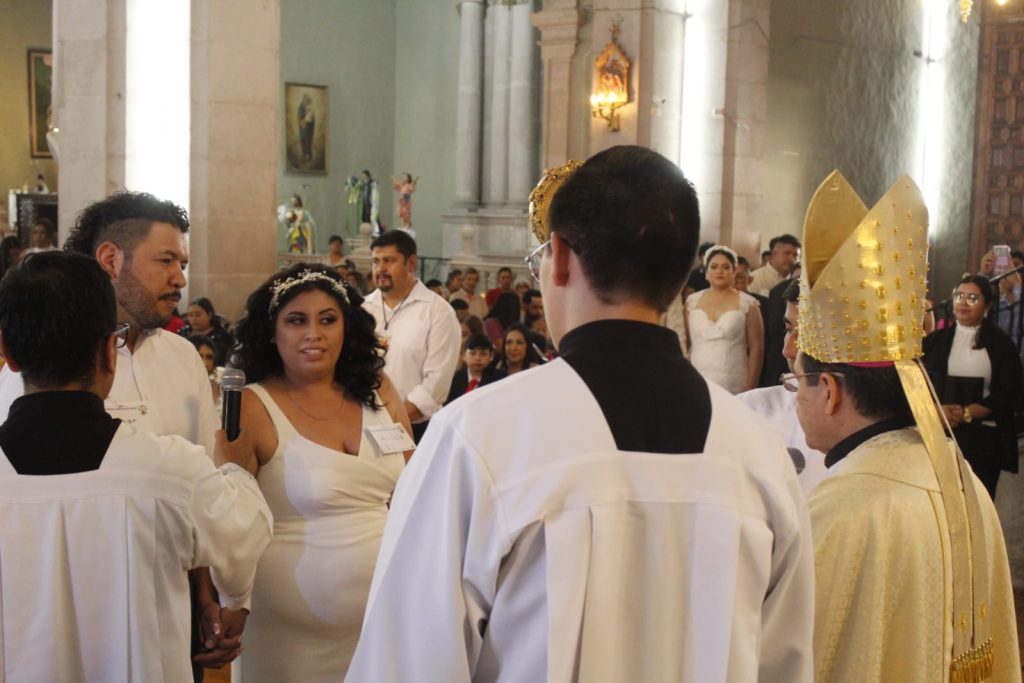 IGLESIA DE DURANGO LLEVÓ A CABO MATRIMONIOS COLECTIVOS (1)