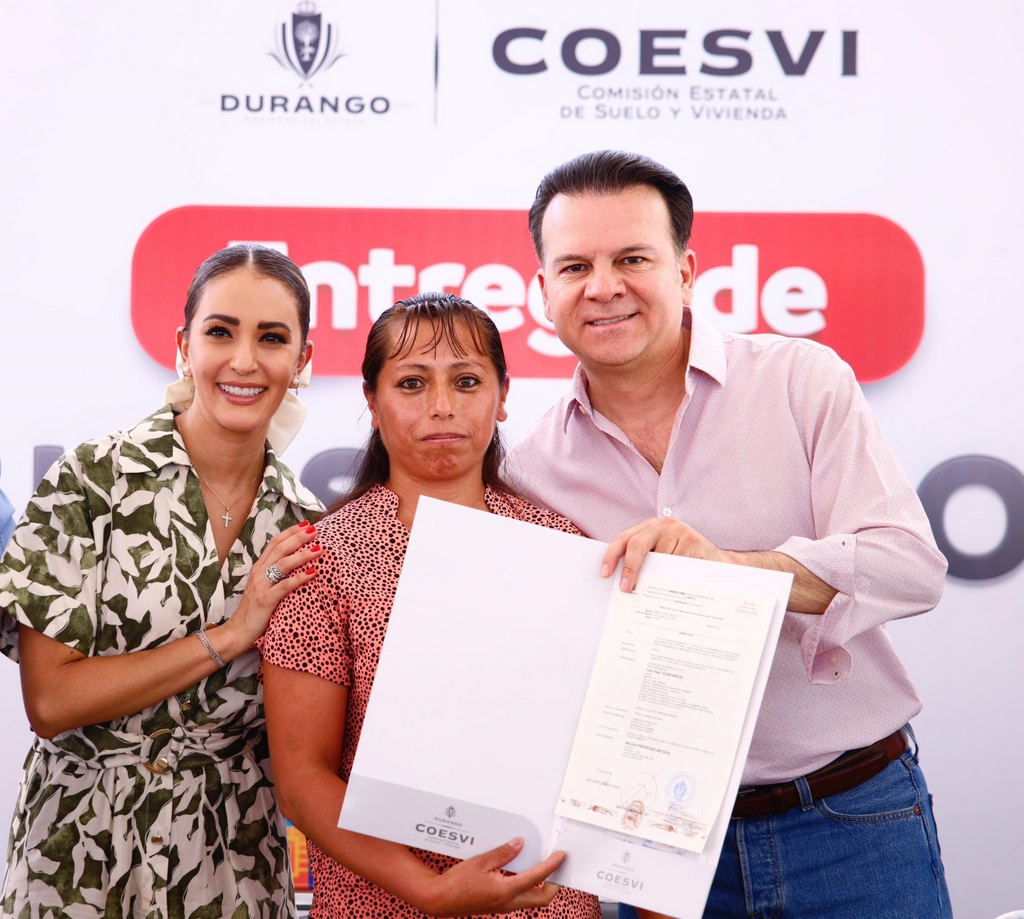 1-Hacen realidad Marisol y Esteban el sueño de 271 familias de tener certeza jurídica en sus propiedades (7)f