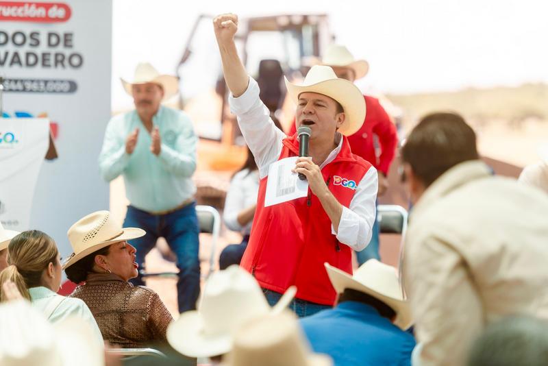 6-Arranca Esteban construcción de 270 mega bordos de abrevaderos en todo Durango