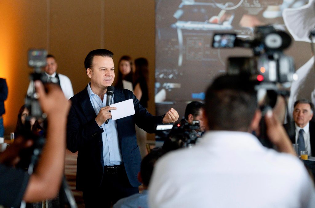 Reconoce Esteban profesionalismo de comunicadores para transmitir logros de su gobierno en favor de Durango1