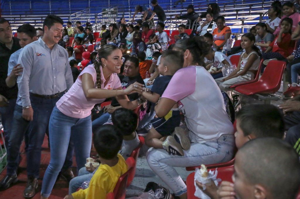 La magia de la Feria Nacional 'Francisco Villa' 2024 llegó a los corazones de miles de niños duranguense gracias a invitación del DIF estatal2