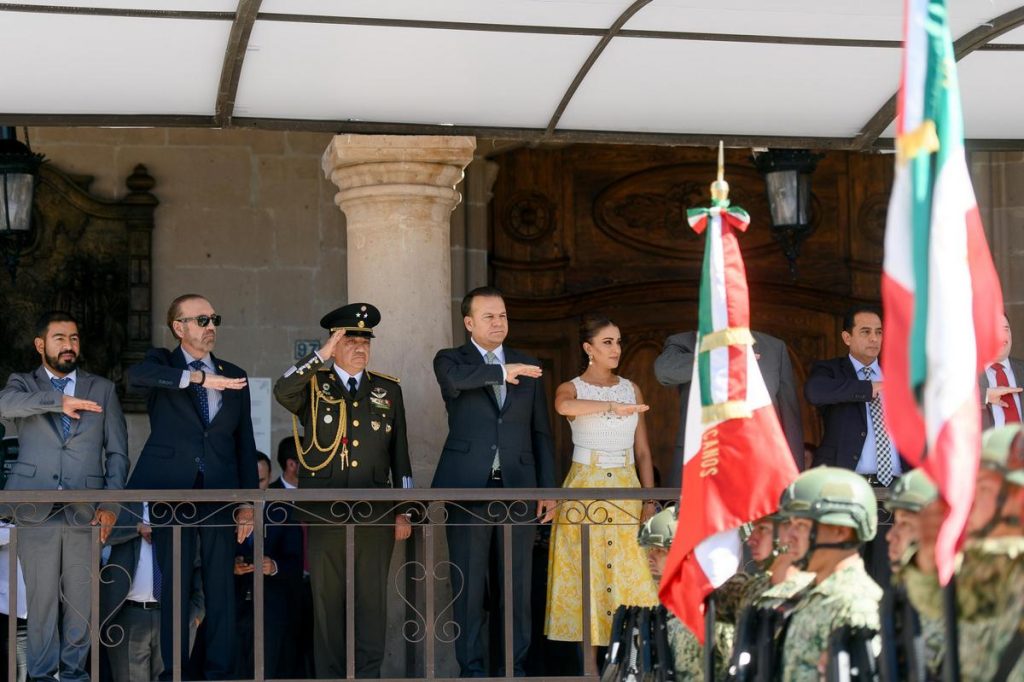 05-Fomenta Gobierno de Esteban Villegas valores patrios en las familias duranguenses8