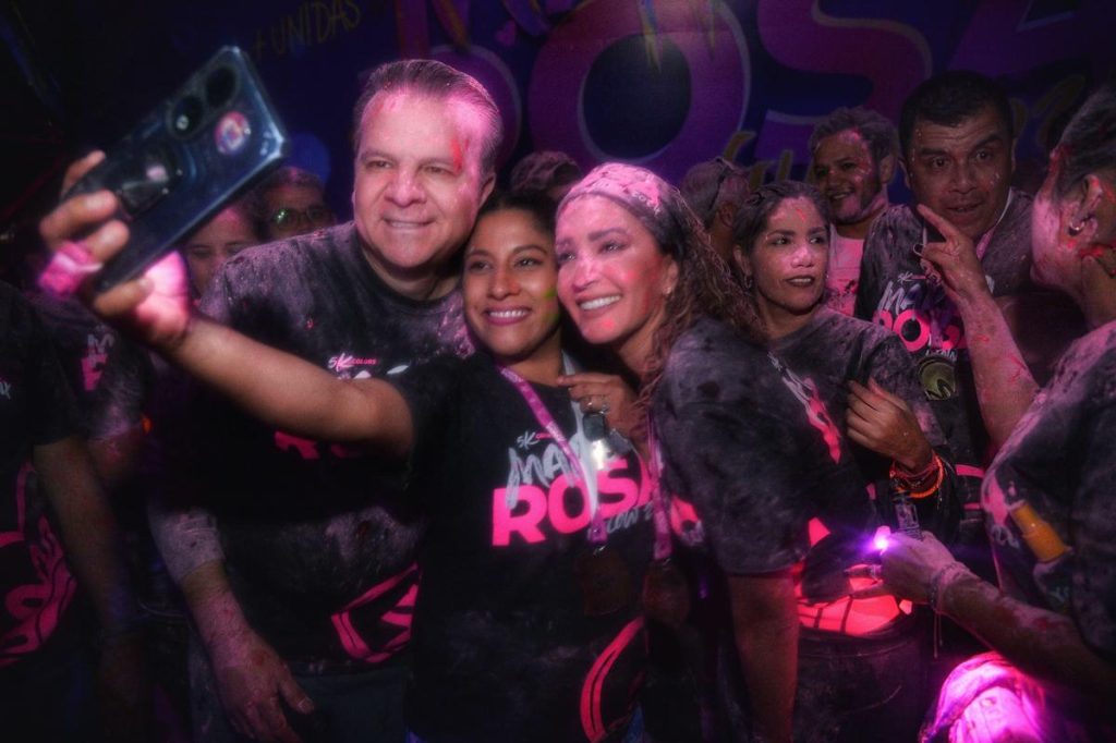 10-“Marea Rosa Glow 2024” fue una manifestación de solidaridad y esperanza, coinciden participantes (1)