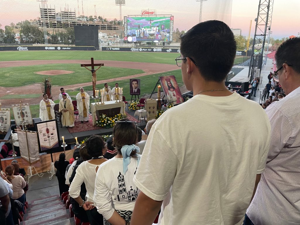 Más de 1000 personas participan en la 6ta. peregrinación a Cristo Rey en el Día del Laico (4)