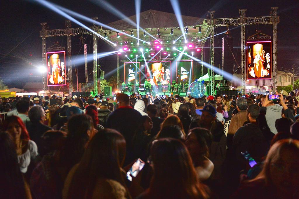 02-A ritmo de banda el Gobierno de Esteban clausuró el Festival “Como la Laguna Ninguna” (2)