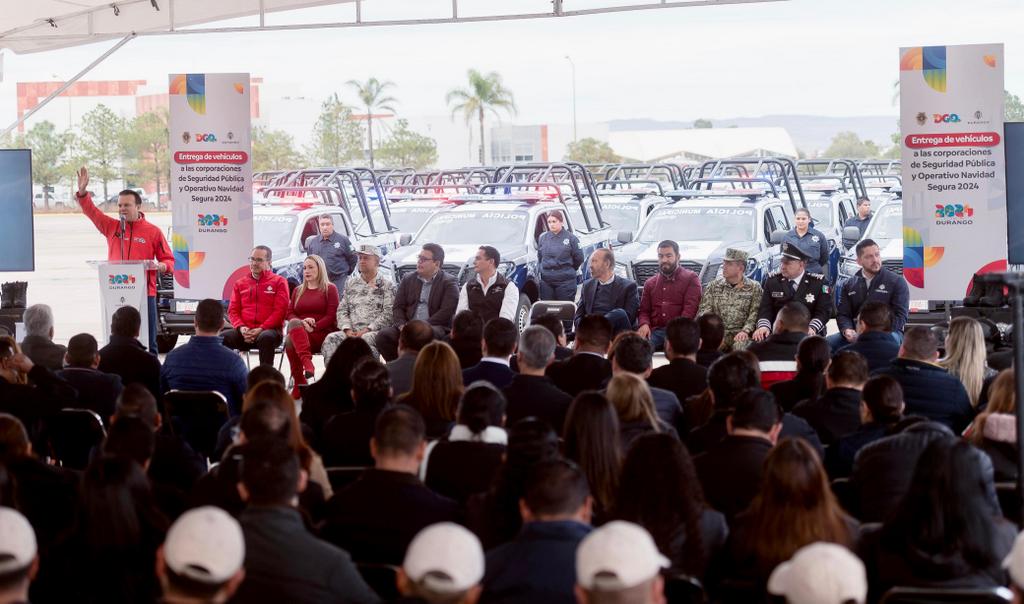 4-Durango, entre los estados más seguros gracias a coordinación con Federación y a sus elementos; entrega Esteban 95 vehículos a corporaciones de seguridad (4)