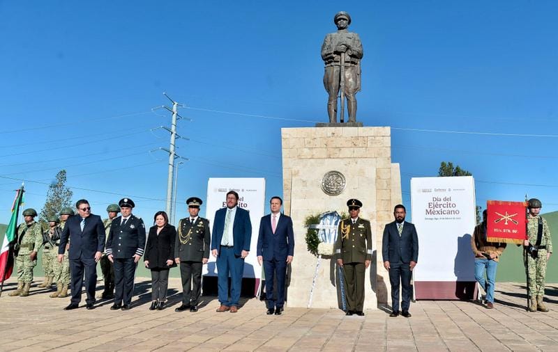 1-En el Día del Ejército, Esteban anuncia construcción de pozo de agua (1)