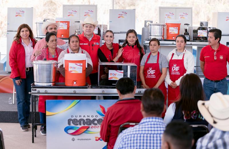 2-Marisol y Esteban equipan comedores escolares en San Juan del Río (2)