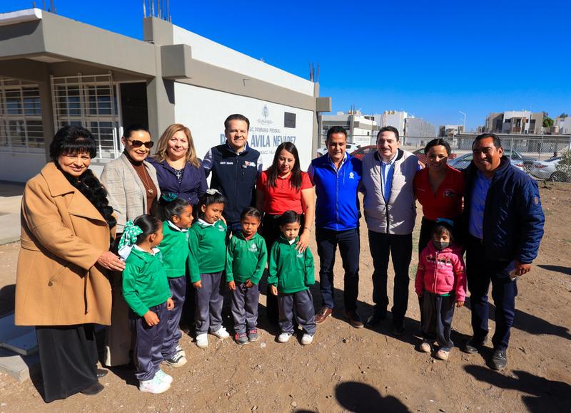 7-Gracias al esfuerzo de Esteban y Toño, nuestros hijos cuentan con escuelas dignos (2)