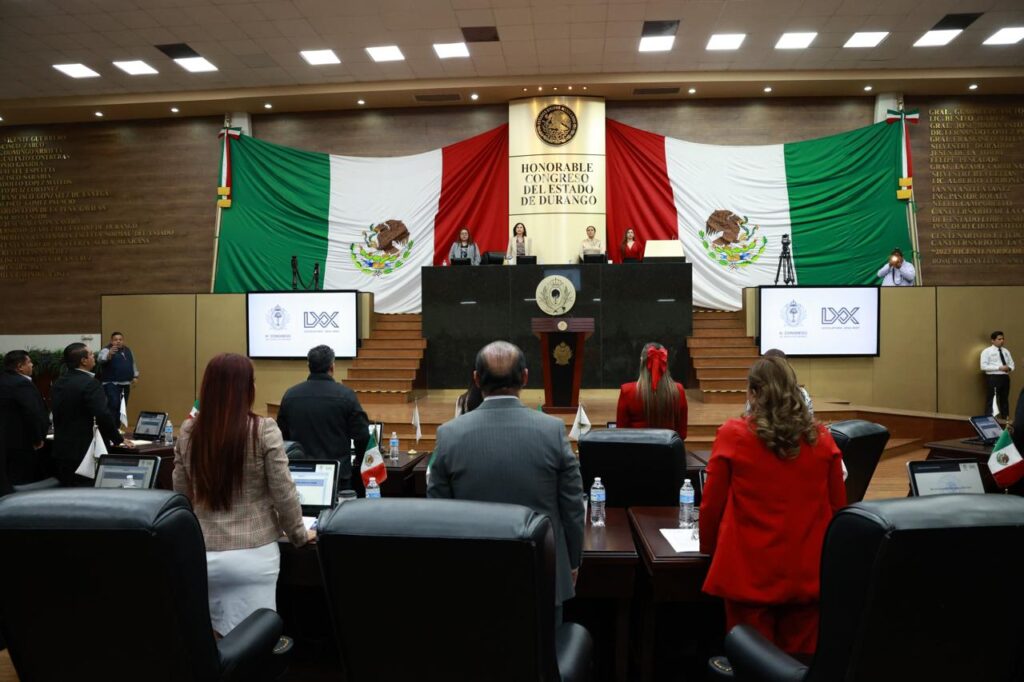 Honra Congreso memoria de fallecidos en accidente carretero1