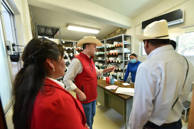 01-Llega un millón 658 mil piezas de medicamentos y material de curación a Durango (2)