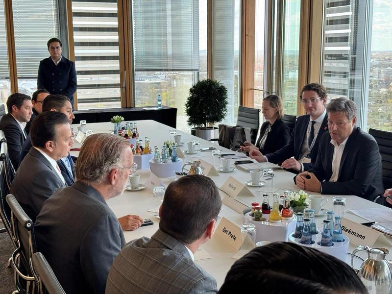 1-Durango fortalece vínculos con Europa Esteban Villegas se reúne con el Vicecanciller alemán para atraer inversiones (1)
