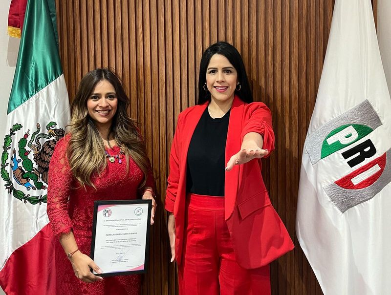 1-Gaby Hernández entrega la estafeta del ONMPRI a Pamela García