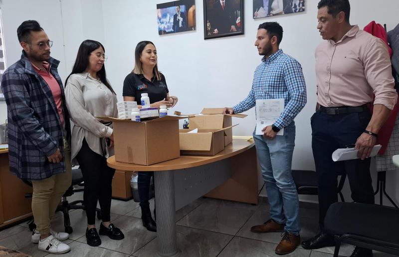 6-Recibe Beneficencia Pública donativo de medicamento especializado (2)