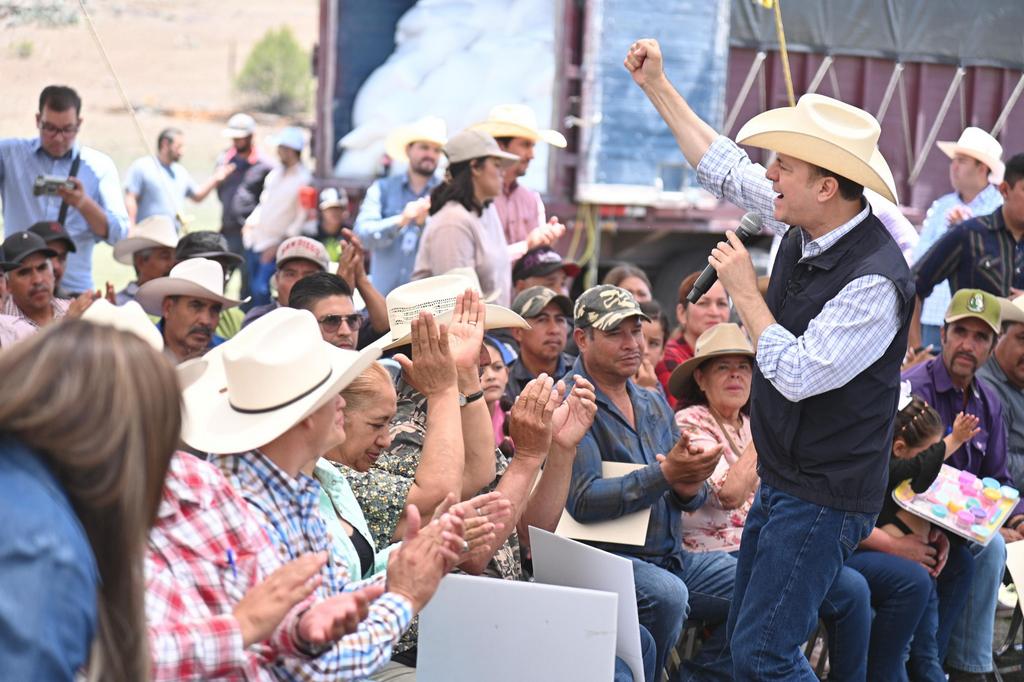 02-Esteban Villegas recibe respaldo de productores del norte por calidad del suplemento y apoyos al campo (4)