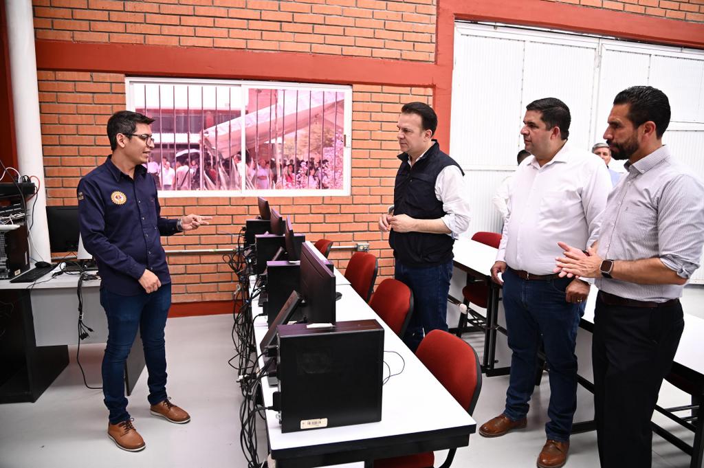 1-Esteban fortalece la educación superior con nuevas inversiones para beneficiar a estudiantes de la Laguna (1)