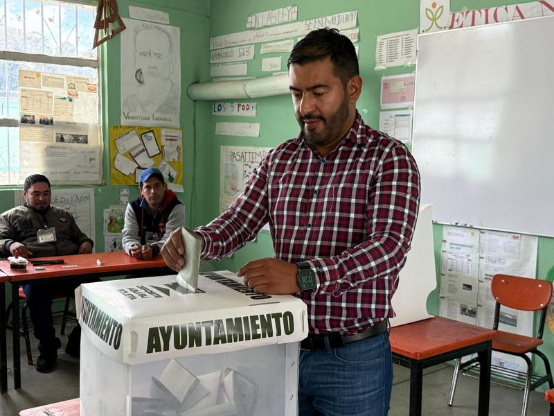 1-Vota Hector Herrera 1
