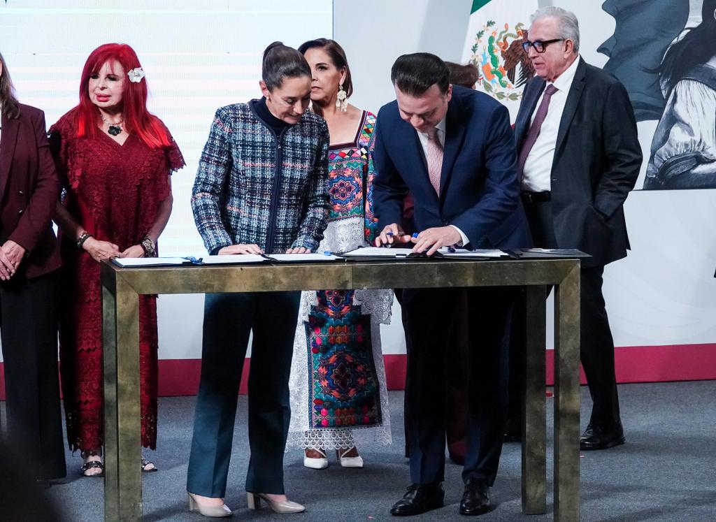 2-Durango se suma al nuevo México industrial Esteban Villegas firma en la mañanera 2