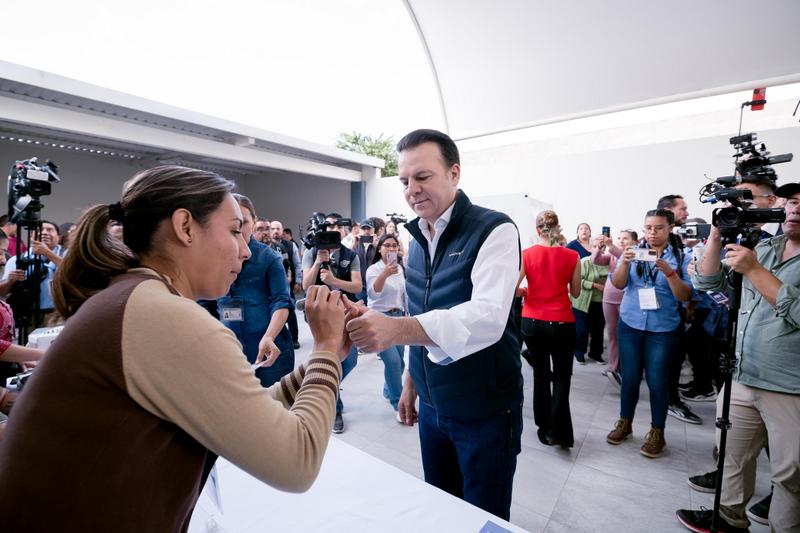 3-Con civilidad y tranquilidad, arranca jornada electoral en Durango Esteban Villegas (3)