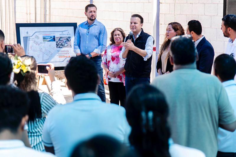 7-Más aulas y mejor infraestructura para la UPD de Gómez Palacio; Esteban y Lety fortalecen a la comunidad educativa con hechos (2)