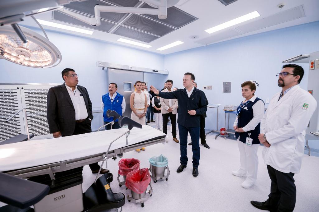 01-Esteban cumple y moderniza quirófanos del Hospital 450 para mejorar la atención en salud de los duranguenses (7)