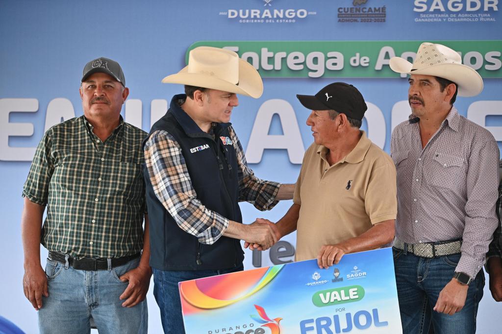 09-Esteban lleva semilla de frijol a Cuencamé para impulsar al campo y fortalecer la economía local (2)