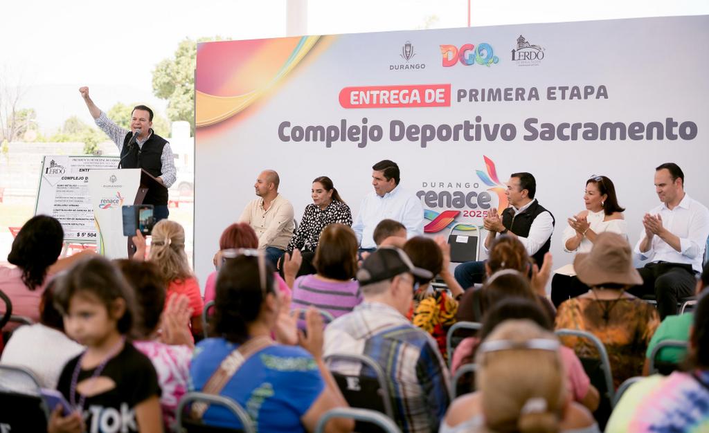 1-Esteban y Homero entregan cancha con domo, juegos y áreas deportivas para las familias de Lerdo (3)