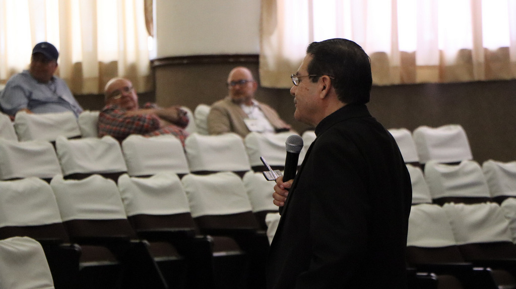 4-Sacerdotes de la Iglesia Local se encuentran reunidos en la Semana de Estudios (1)