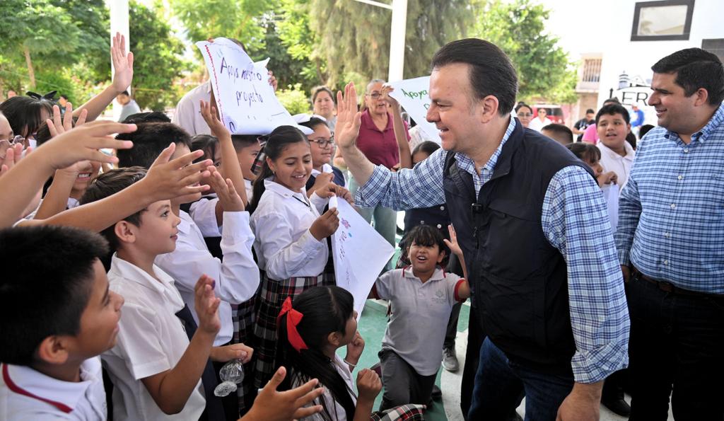 5-”Cumplió su palabra” familias de Lerdo reconocen a Esteban por entregar Centros Comunitarios, áreas deportivas y espacios de servicios (5)