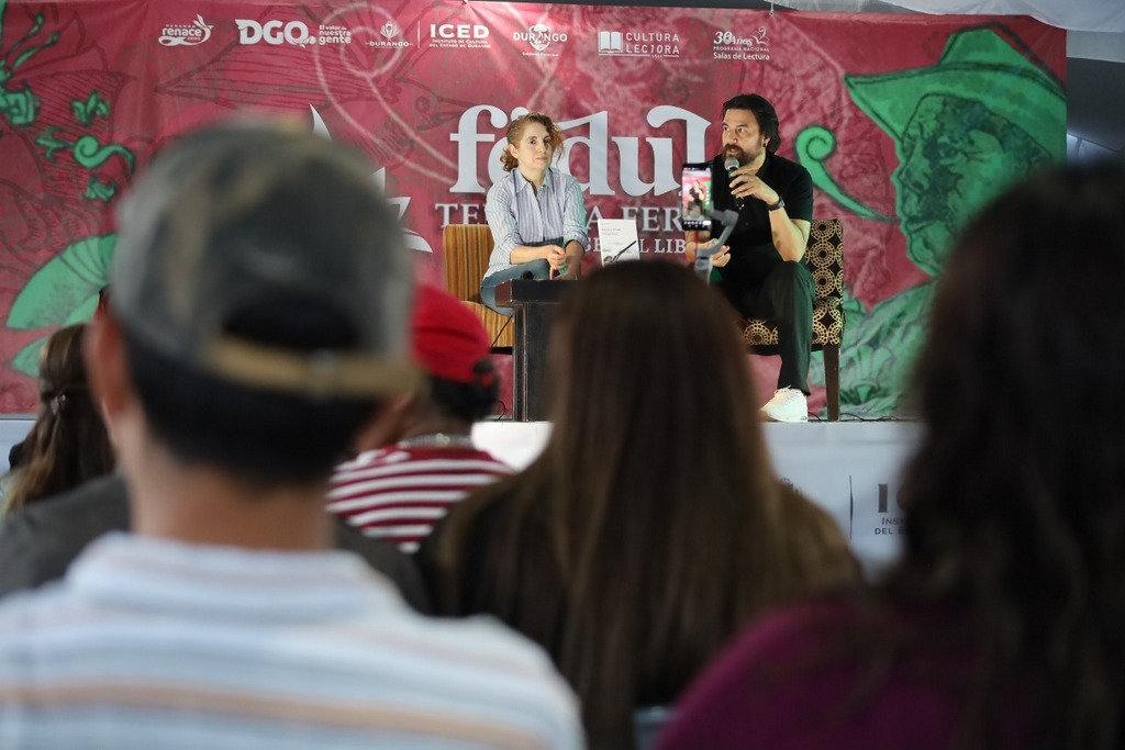 En la FEDUL se presentó Ráfaga Roja de Liliana Blum 2