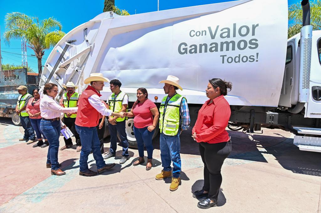Esteban cumple en Simón Bolívar entrega camión recolector e inaugura fachada de la presidencia municipal (3)