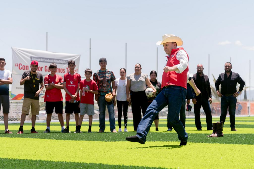 Esteban impulsa el deporte y la reconstrucción del tejido social en Simón Bolívar con nueva cancha de futbol 7 (6)