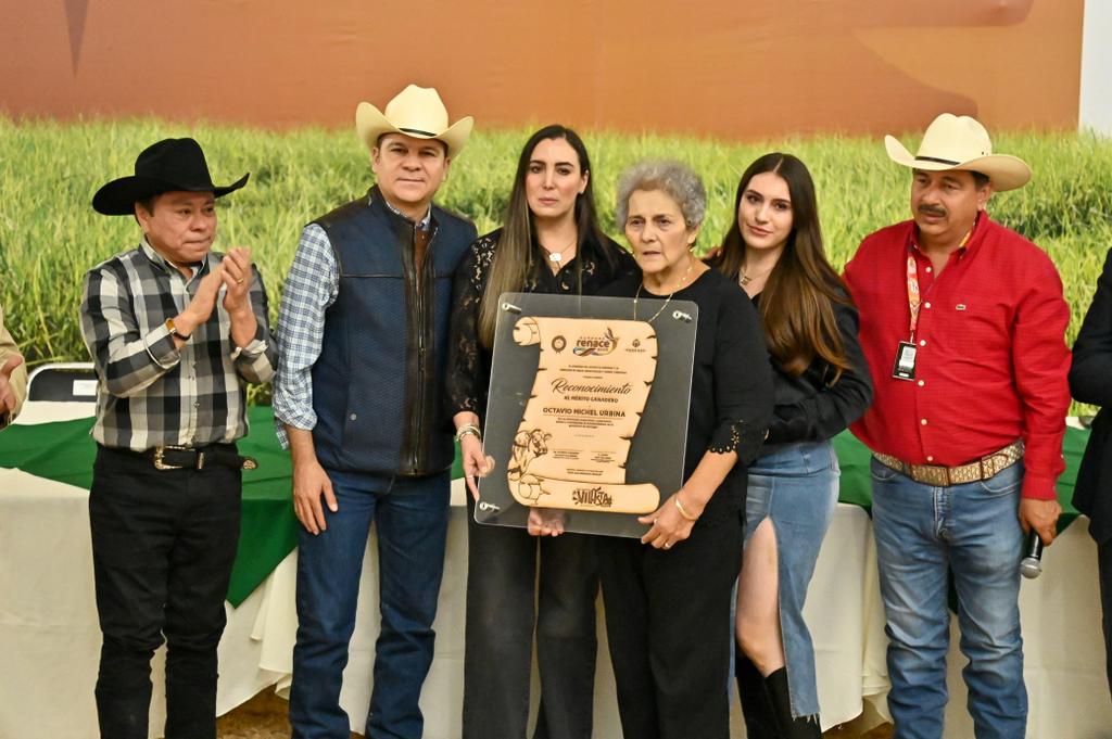 Esteban reconoce la excelencia del ganado duranguense en “La Villista 2025” (4)