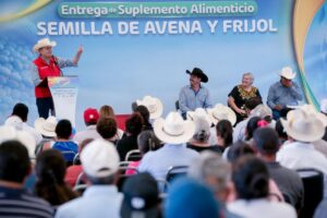 Productores de Peñón Blanco reconocen que los apoyos del Gobierno de Esteban llegan en tiempo y forma (4)